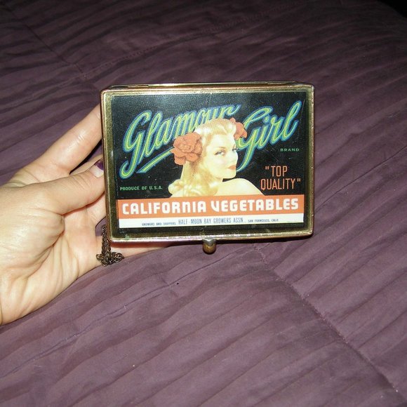 Keepsake Box GLAMOUR GIRL "California Vegetables" PIN UP 1950S vintage l… - Picture 9 of 10